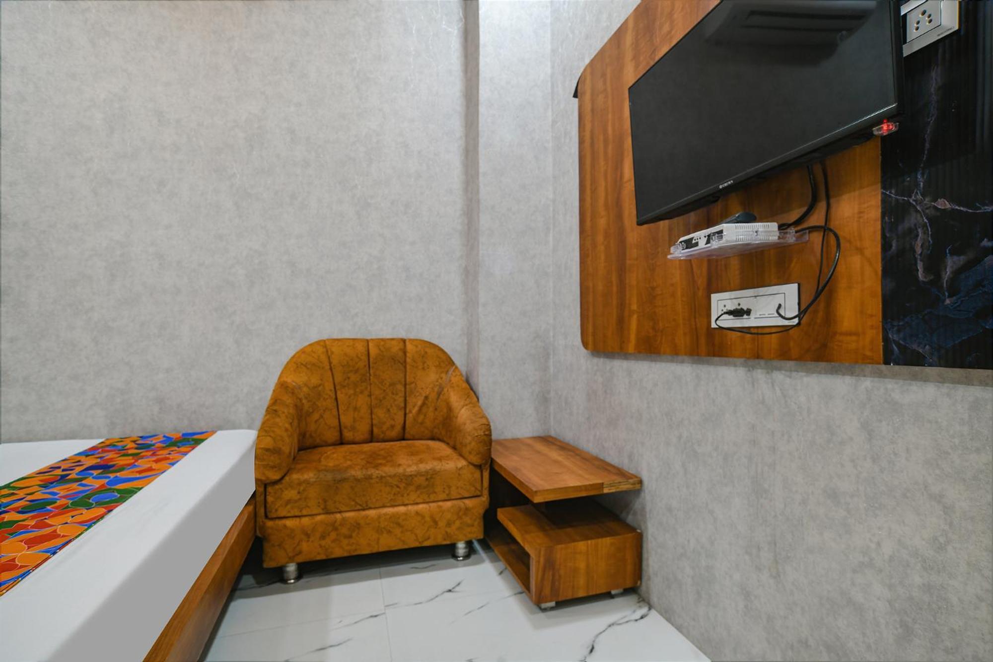 Hotel Fabexpress Orbit Udždžain Exteriér fotografie